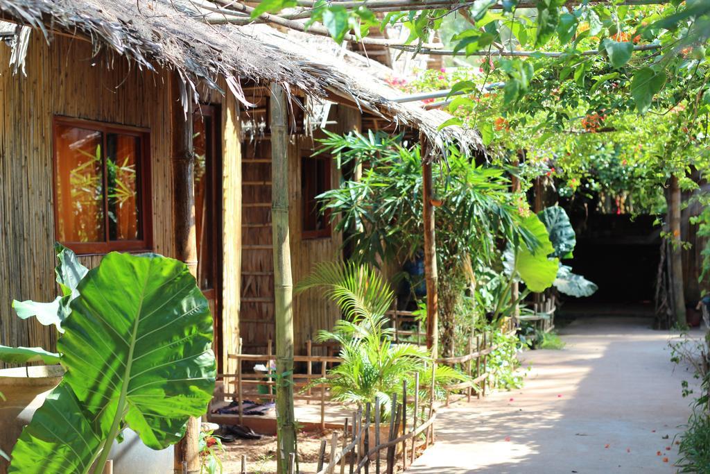 Chez Paou Hotell Sihanoukville Exteriör bild