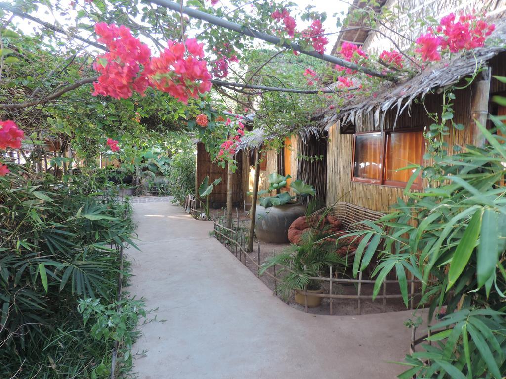 Chez Paou Hotell Sihanoukville Exteriör bild